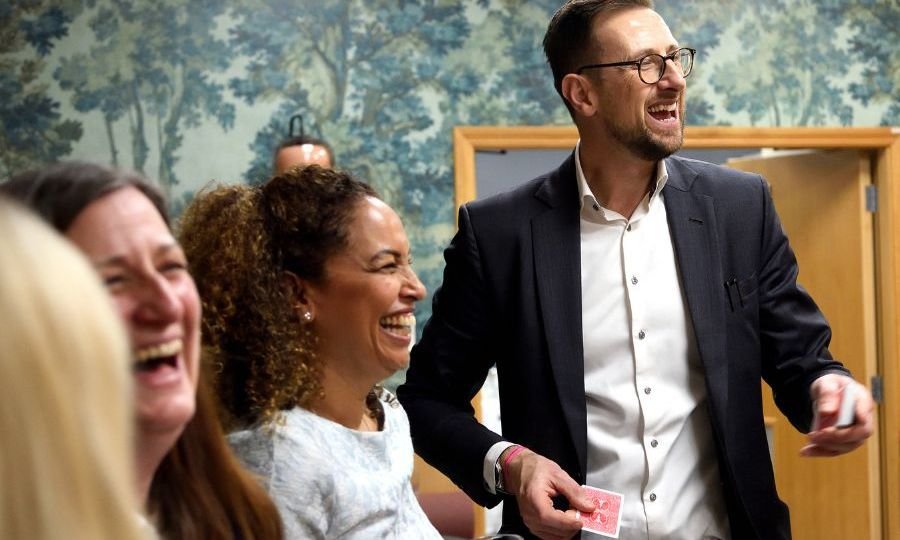 sleight of hand entertainer